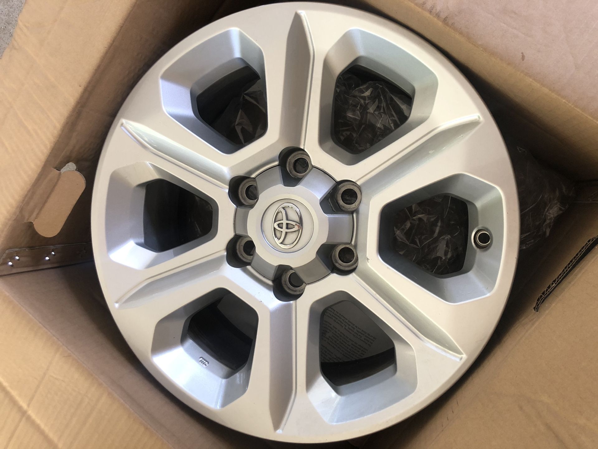 2019 Four Runner Chrome Wheels (4)