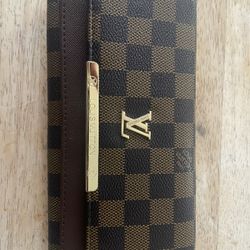 Louis Vuitton Xl Wallet In Perfect Condition 