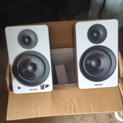 Fluance Powered Bookshelf Speakers