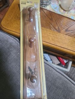 Trible robe / coat hook