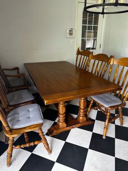 Dining table free