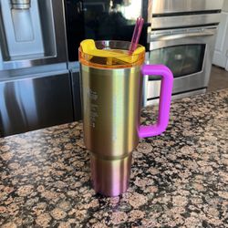 Starbucks x Stanley Summer 2024 Collab 40 oz Tumbler NEW Yellow/purple Ombre.  A perfect hight for Mother’s Day 