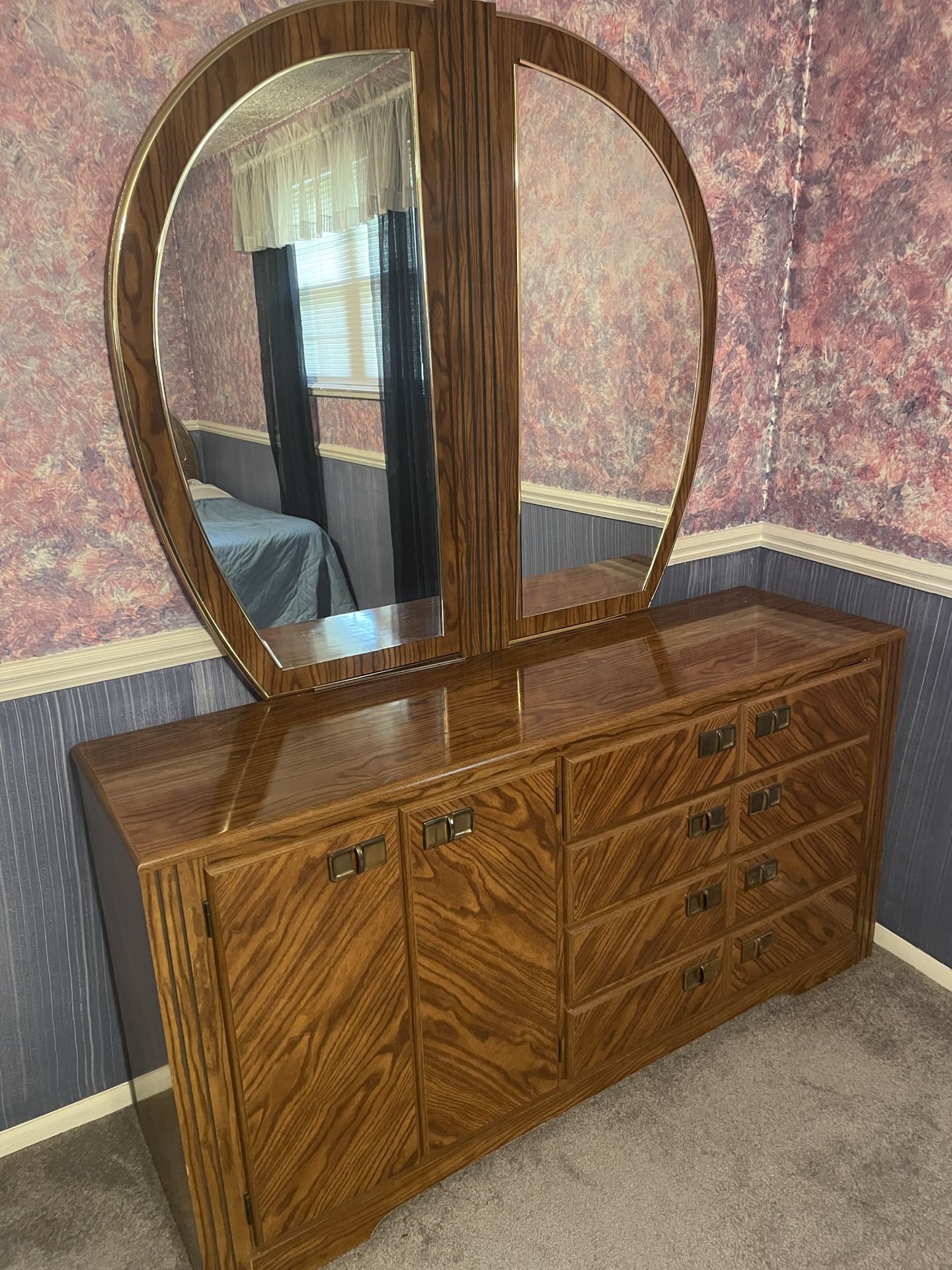 Bedroom Set (4 Pieces)