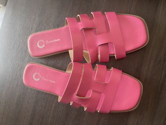 New Women’s Pink Sandals Size 10