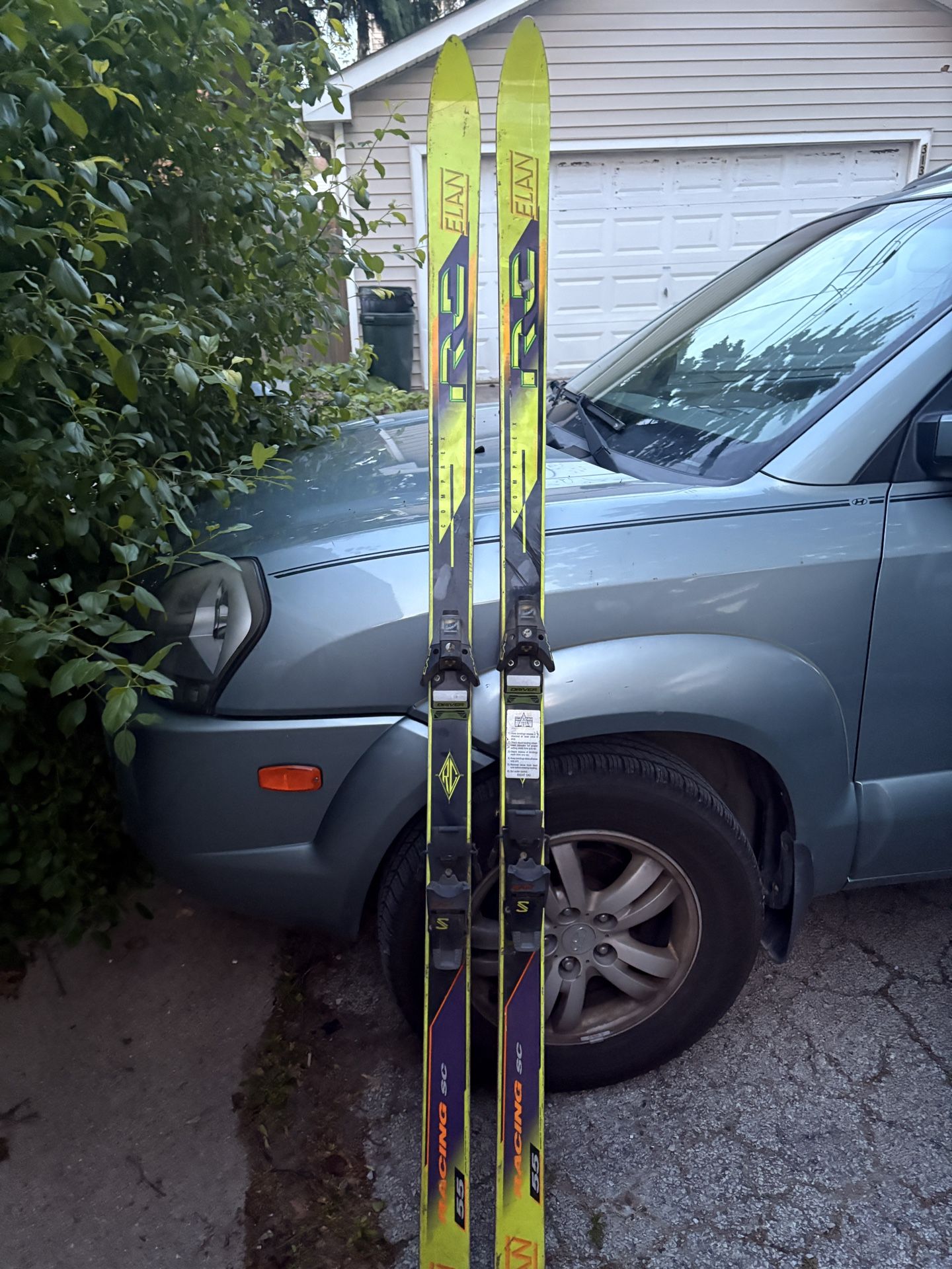 FOR SALE: Elan Racing SC Skis w/ Salomon S Bindings – 190cm
