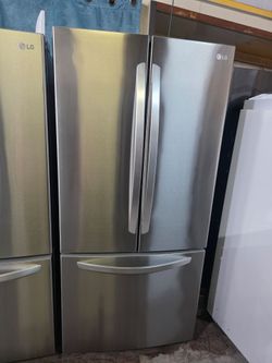33 w L/G Refrigerator French Door Stainless Steel Everything Works Good ✅️