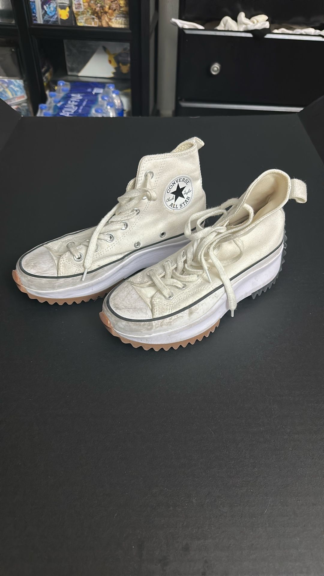 Converse High Top Chuck Taylor Run Star Women’s 7