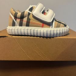 Burberry ( Size Uk 19/ Us 4/4.5) Vintage Check Shoes (GREAT CONDITION) PRICE IS FIRM AND DISCOUNTED ALREADY 