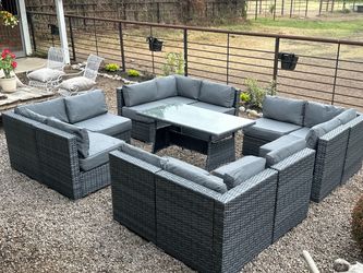 New inbox patio set with cushions (we finance and deliver)