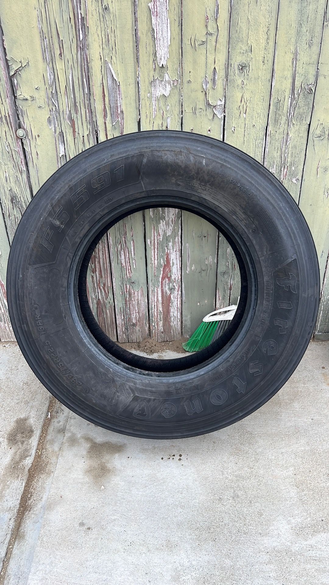 Firestone 295/75 R22.5 16PR