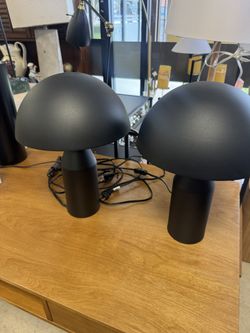 Pair Of modern black mushroom-shaped table lamp, similar in style to the Oluce Atollo Metal Table Lamps - Retail: $399