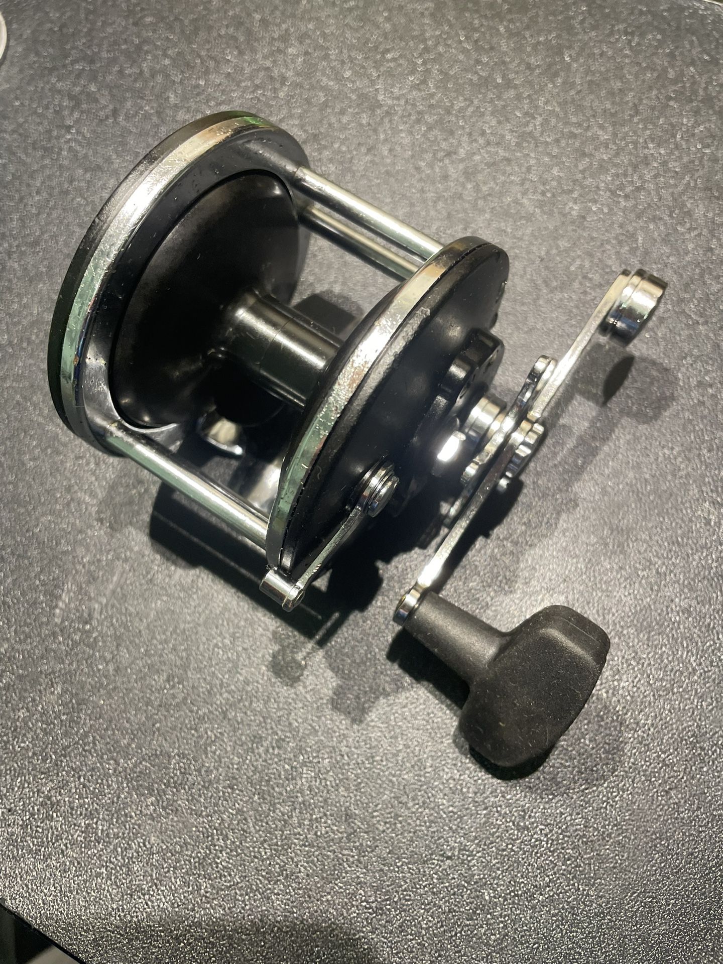 Penn Long Beach 60 Fishing Reel With Light Weight Spool - Cleaned And Serviced
