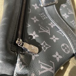 Preowned LOUIS VUITTON Monogram Eclipse Discovery Bumbag