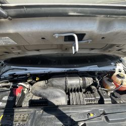 Sell A Ford Engine V10 6.8  ,year 2017