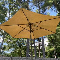 7  1/2’ Pool and Patio Umbrella 