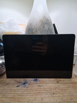 Samsung Galaxy tab A11 wifi and has a month of unlimited internet on it not tied to a contract