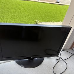 37” LG TV
