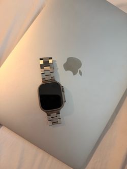 Apple Watch Ultra 2 – 49mm Titanium – Like New