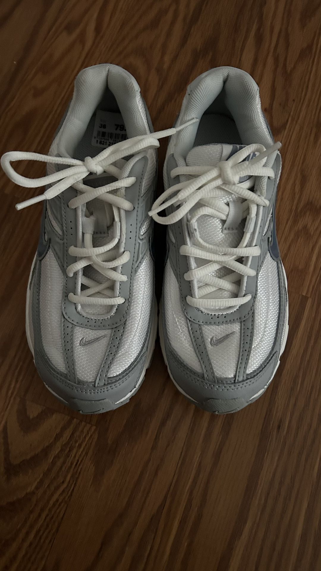 NEW Nike Women’s Size 5.5