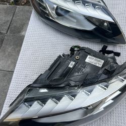 2010-2015 AUDI Q7 Headlights Oem 