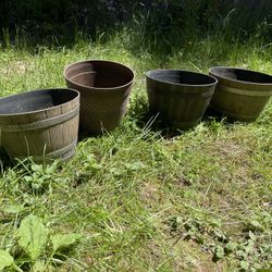 4 Small Plastic Plant Pots