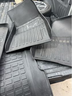 2023 Tesla model 3 floor mats