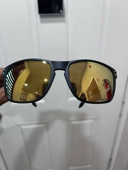 Oakley Holbrook XL sunglasses new in box