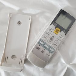 Fujitsu Tri- Unit Remote & Wall Bracket (Brand-new, Unused)