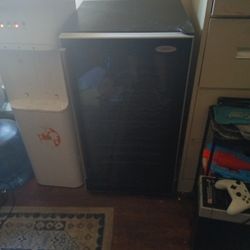 Working Small Wine Fridge