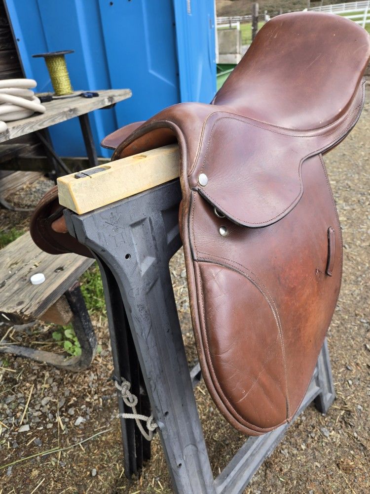 English Saddle