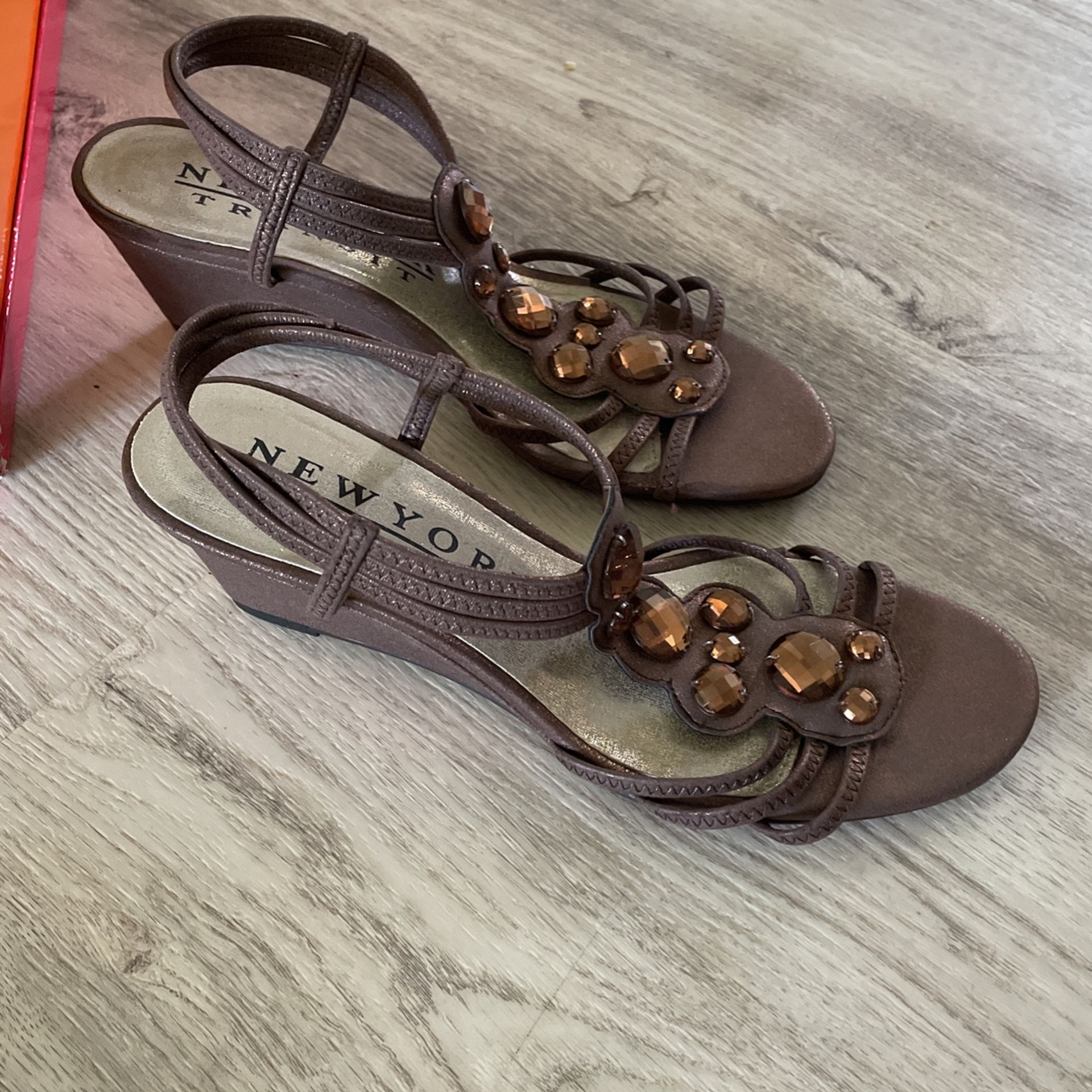 Brown Sandals Sz 7 Woman’s