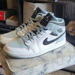 Jordan 1 Mid SE Ice Blue Size 13 