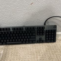 Logitech G512 Carbon LIGHTSYNC RGB Mechanical Gaming Keyboard with GX Brown switches - Tactile