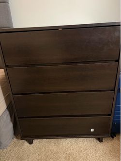 4 drawer Dresser
