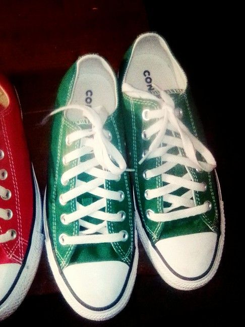 *NEW* ALL STAR CONVERSE GREEN SIZE   8 WOMENS  6 MENS