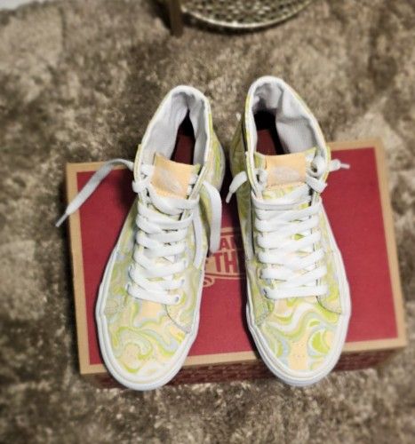 Vans Sk8-Hi Psychedelic Swirl Women’s Size 7.5