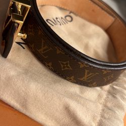 Louis Vuitton Belt Size 75/30 Fits If You Are A Size Small Or