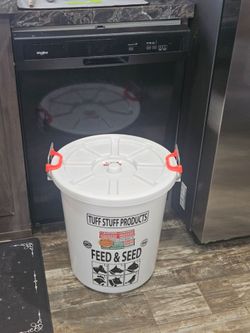12 gal Feed bucket