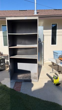 Steel deep shelving