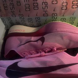 Brand New Nike ZOOM Vaporfly NEXT 4 women’s SZ 8.5