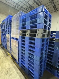 40×32 Blue Plastic Export Pallets / Skids – $10 Each