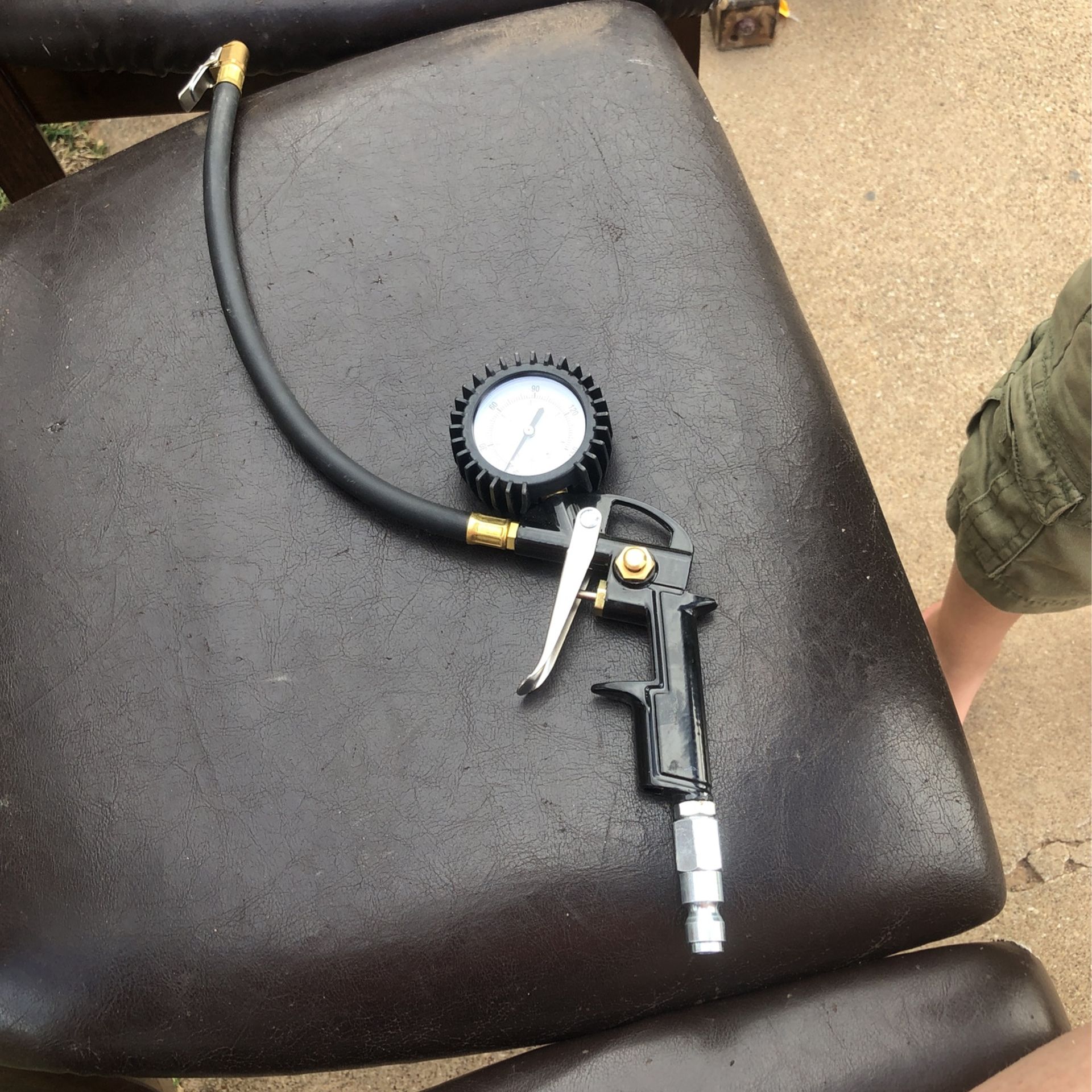 Tire Gauge/Air Pump