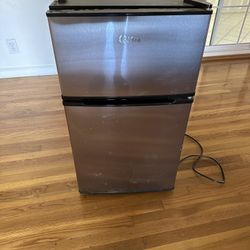Midea Silver Mini Fridge Hardly Used