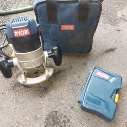 Ryobi Router With Bag And Bit Set