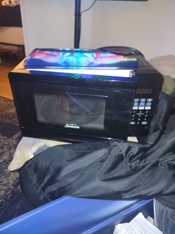 New Sunbeam Microwave 