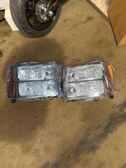 07-14 Gmc Sierra Headlights