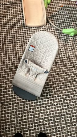 Baby bjorn bouncer