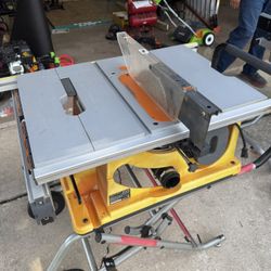 RIDGID 10-inch Jobsite Table Saw with a Folding Stand