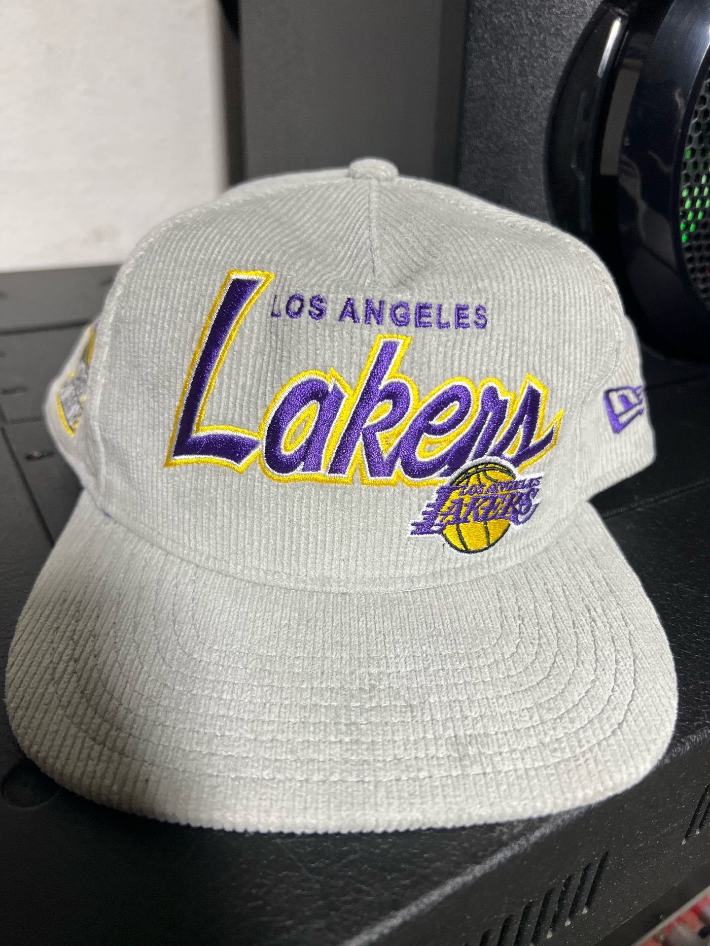 Rare NEW ERA Los Angeles Lakers Western Conference Grey Corduroy Snapback Hat