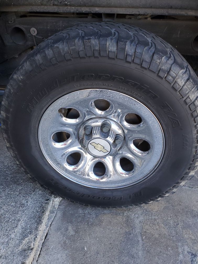 Chevy Silverado stock rims with tires